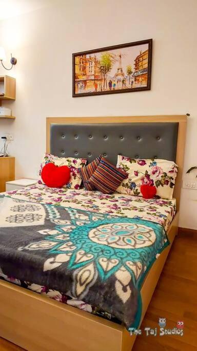 Top Luxury & Couple Friendly Stay Gp By Taj Suites & Studios #New Year Party & Stay Noida Exterior photo