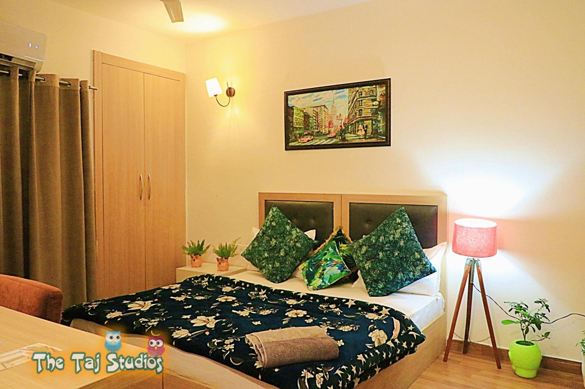 Top Luxury & Couple Friendly Stay Gp By Taj Suites & Studios #New Year Party & Stay Noida Exterior photo