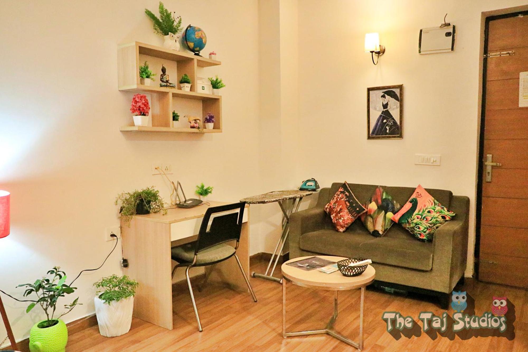 Top Luxury & Couple Friendly Stay Gp By Taj Suites & Studios #New Year Party & Stay Noida Exterior photo